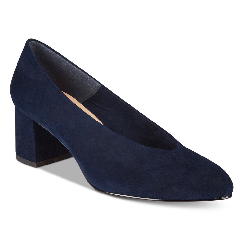 Bella Vita Jensen Navy Suede Pumps, Size 10